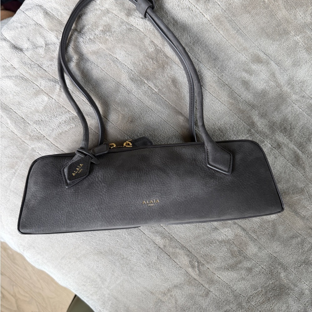 Alaia Elegant Black Shoulder Bag